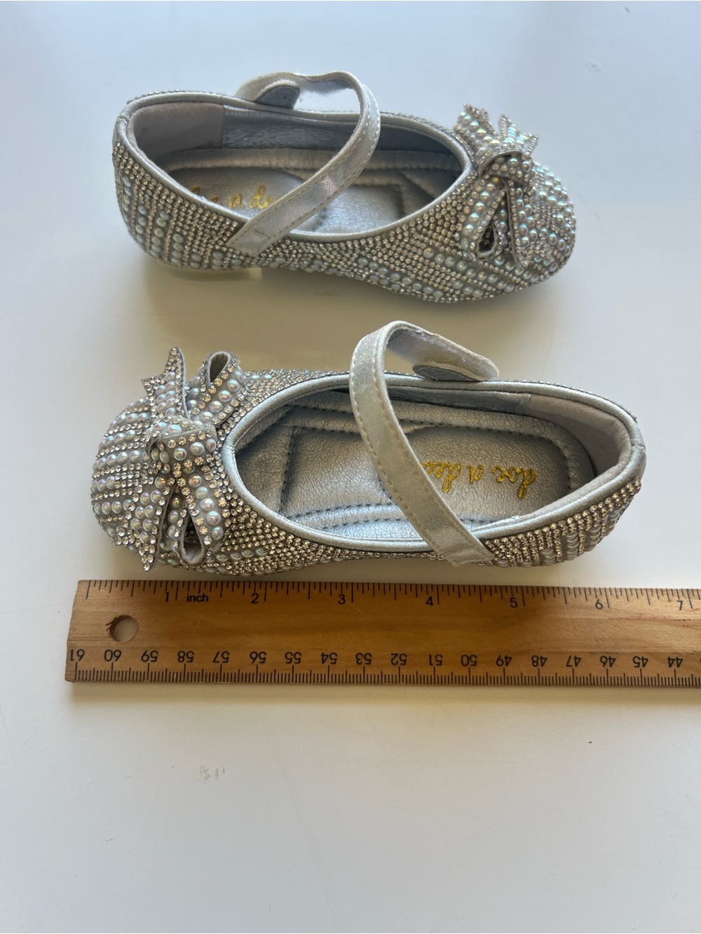 Doe A Dear Girls Silver Pearls and Rhinestones Bows Mary Jane Shoes 22/6 NWT - Picture 11 of 12